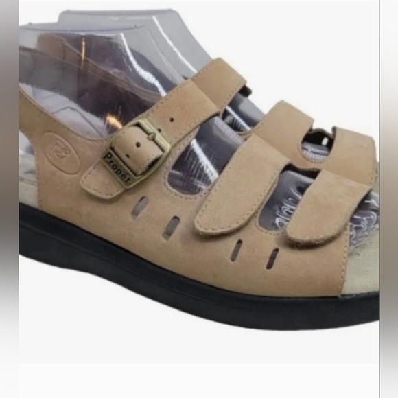 60% off Propet Breeze Womens sandals shoes - Picture 1 of 5